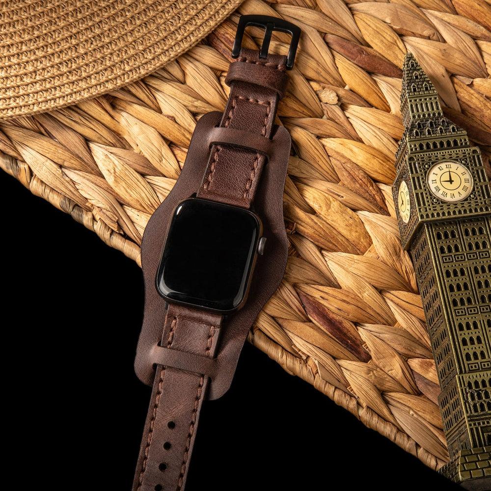Bund Çift Katlı Deri Apple Watch Kayışı – Acı Kahve Yakın Çekim — El Yapımı Hakiki Deri | Deri Kordon