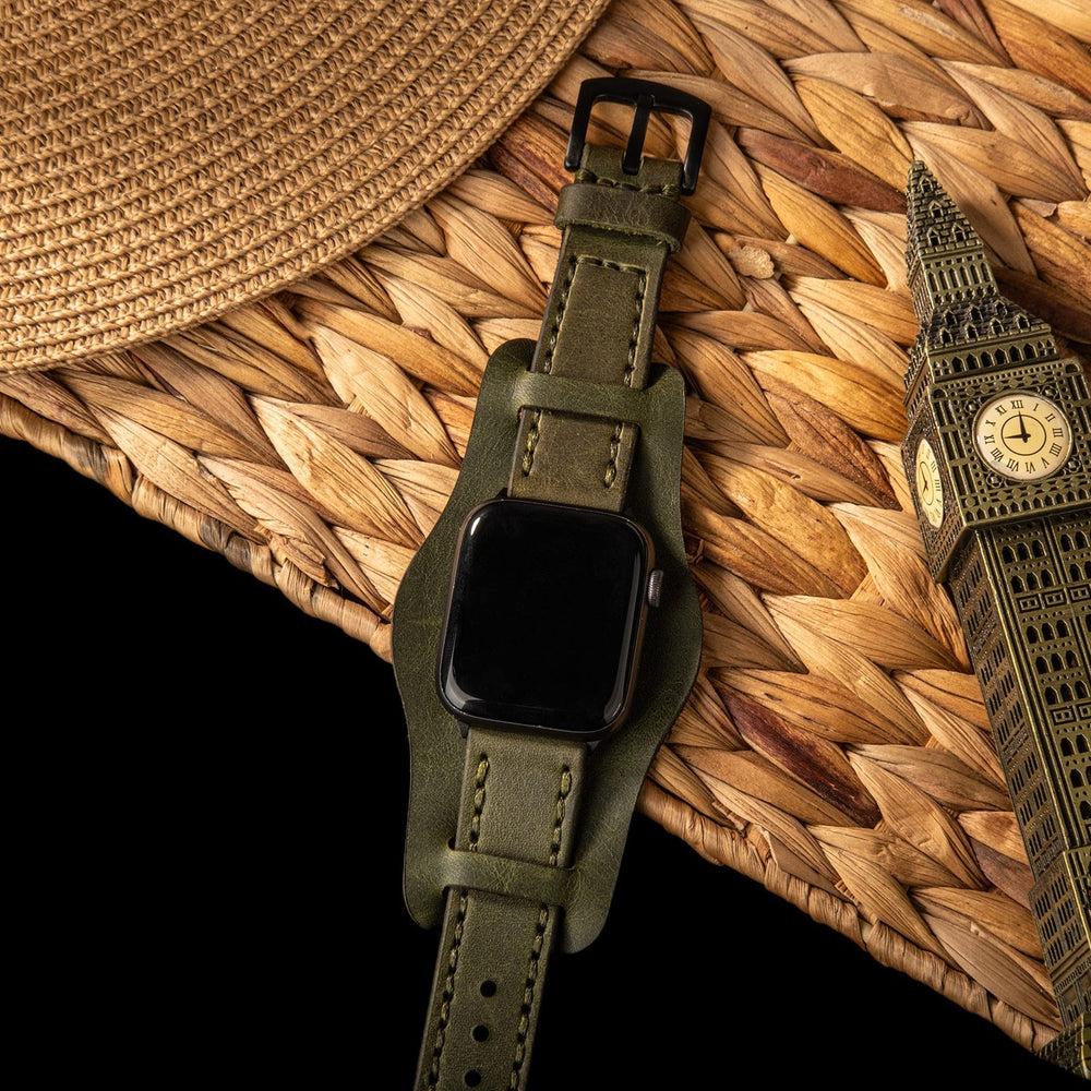 Bund Çift Katlı Deri Apple Watch Kayışı – Yeşil Yakın Çekim — El Yapımı Hakiki Deri | Deri Kordon