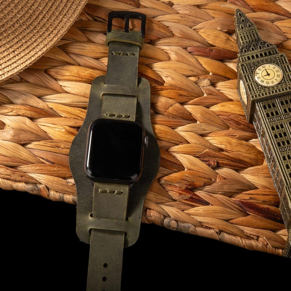 Bund Tek Katlı Deri Apple Watch Kayışı – Yeşil Yakın Çekim — El Yapımı Hakiki Deri | Deri Kordon
