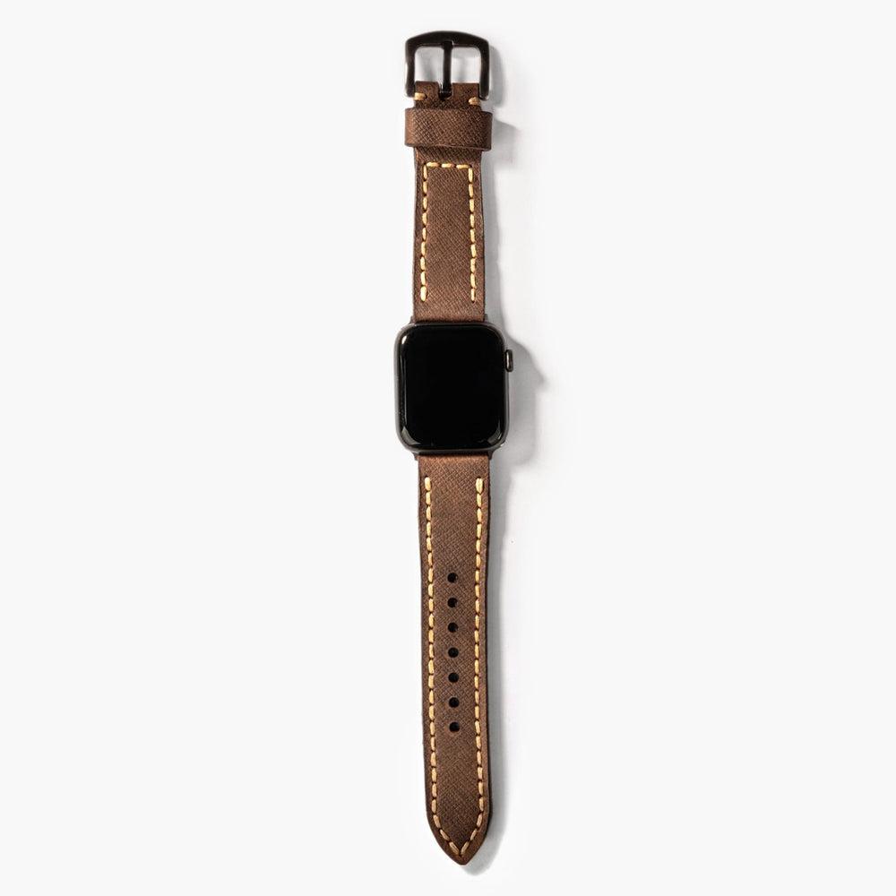 Çift Kat Deri Apple Watch Kayışı – Saffiano Kahve Yan Görünüm — El Yapımı Hakiki Deri | Deri Kordon