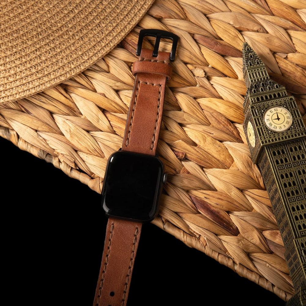 Çift Kat Deri Apple Watch Kayışı – Taba Yakın Çekim — El Yapımı Hakiki Deri | Deri Kordon