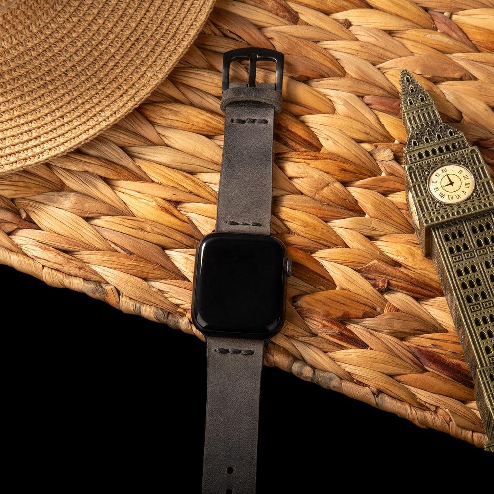 Tek Kat Deri Apple Watch Kayışı – Antrasit Yakın Çekim — El Yapımı Hakiki Deri | Deri Kordon