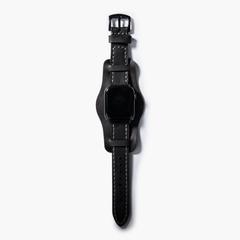 Asfalt Bund Çift Katlı Deri Apple Watch Kayışı — Bund parçasındaki sensör yuvası kesimi