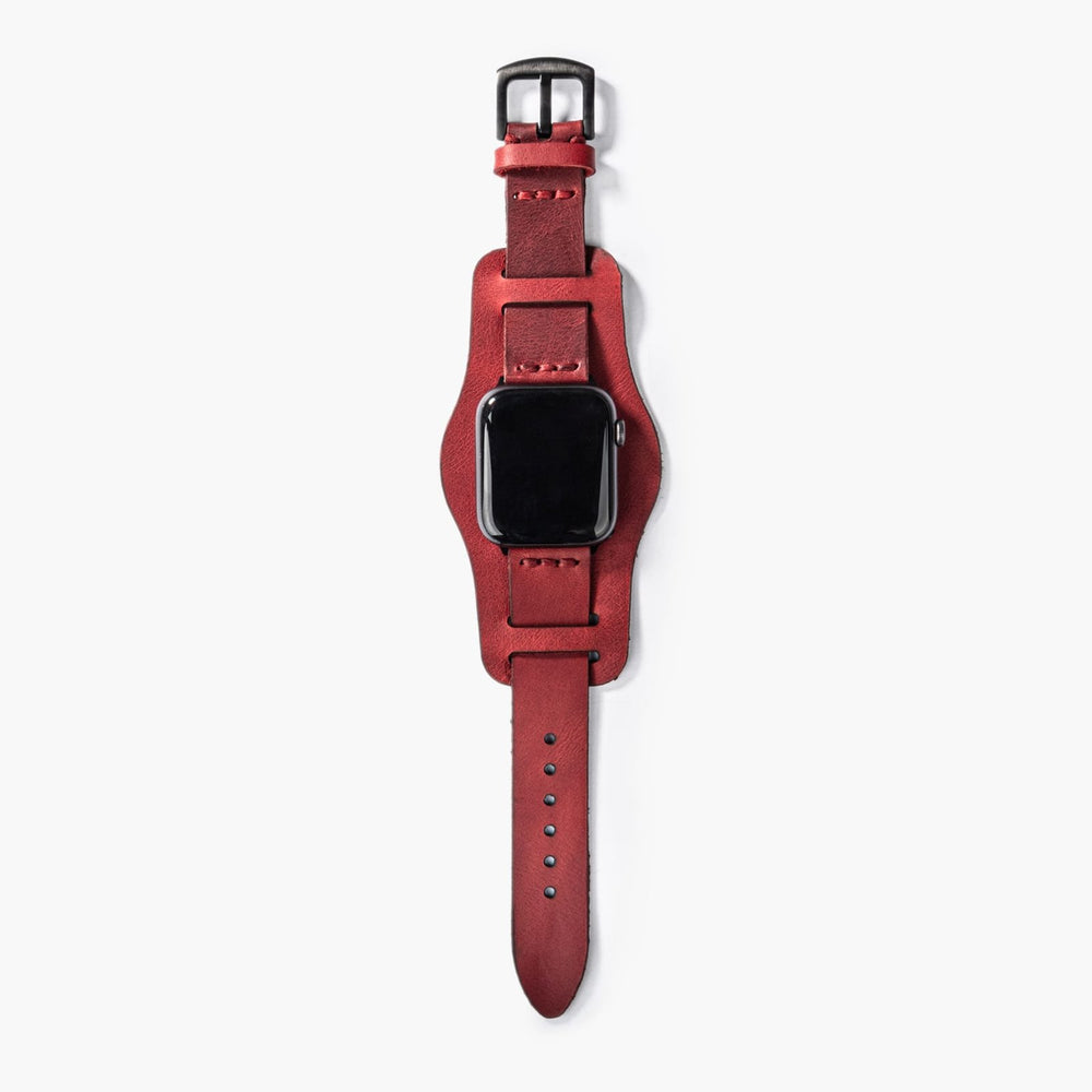 Kırmızı Bund Tek Katlı Deri Apple Watch Kayışı — Bund deri Apple Watch kordonunun bileğe duruşu